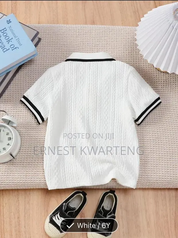Casual T-shirts · Photo 2