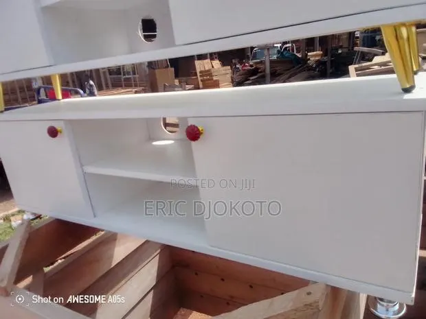 TV Stand With Wine Handle · Photo 1