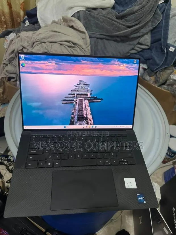Laptop Dell Precision 5540 32GB Intel Core i7 SSD 512GB · Photo 1