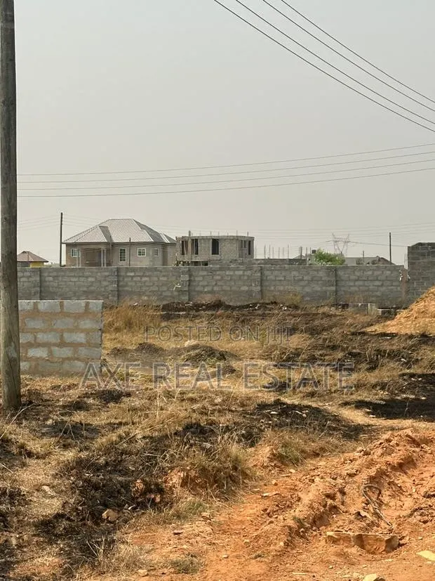 Major Deals on Titled Lands · Photo 4