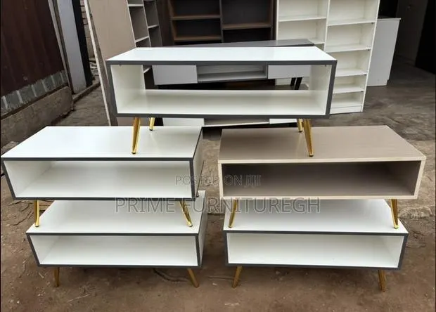 Laminated Wood Center Table · Photo 1