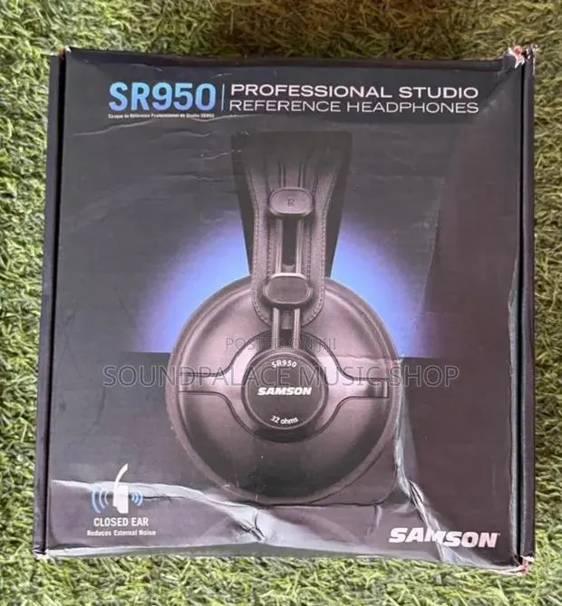 Samson Sr950 Professional Studio Reference Headphones · Photo 1
