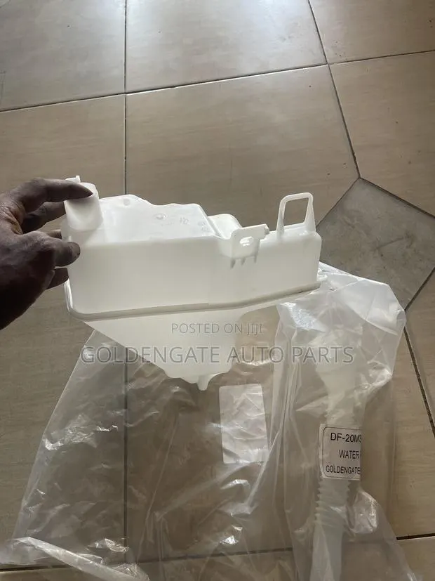 Mazda3 2019 2020 Wiper Bottle · Photo 1