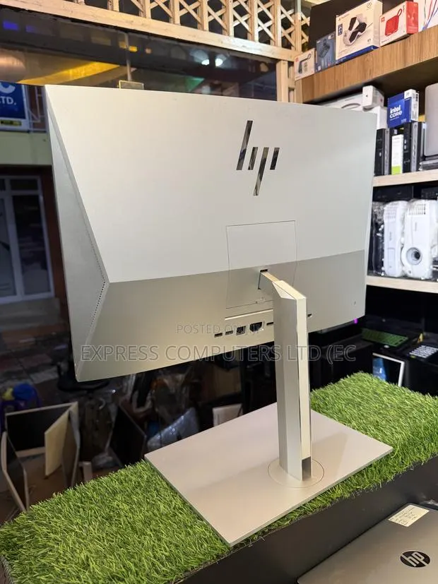 Desktop Computer HP EliteOne 800 G6 16GB Intel Core i7 SSD 512GB · Photo 1
