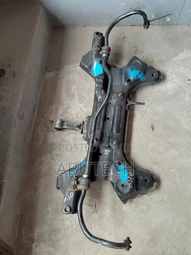 Front Engine Beam Hundia I20 · Photo 1