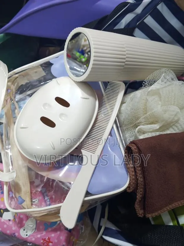 Sponge Bag,soap Dish,comb,face Towel, Brush Container Mirror Sponge · Photo 1