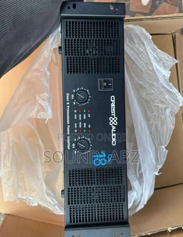 Crest Audio Ca 18 Professional Power Amplifier. · Photo 1