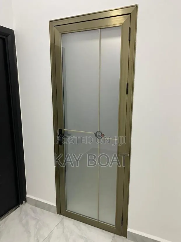 Clean Glass Door · Photo 1