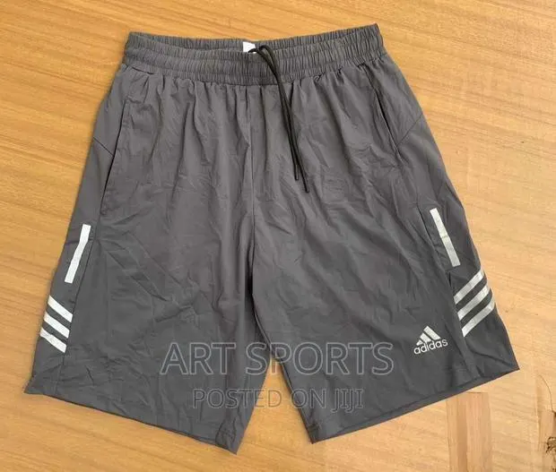 Adidas Shorts · Photo 1