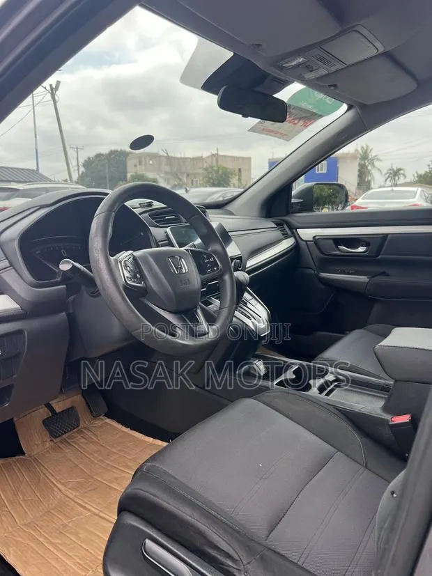 Honda CR-V LX 1.5 2018 Gray · Photo 1