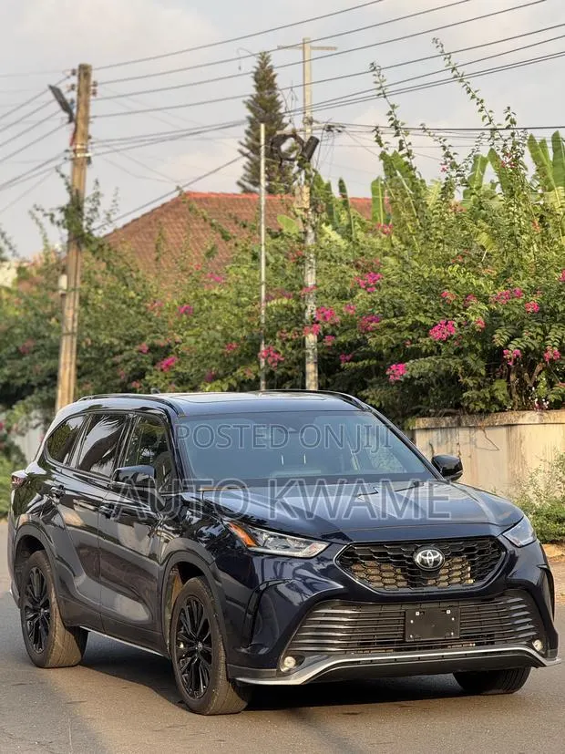 Toyota Highlander XSE AWD 2024 Blue · Photo 1