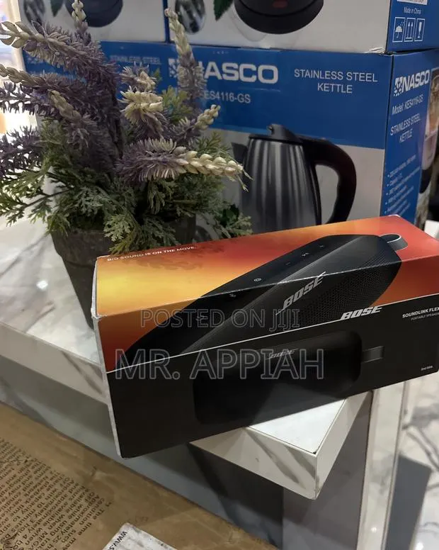 Lovely Classic Bose Soundlink Flex Portable Speaker(Black) Waterproof. · Photo 1