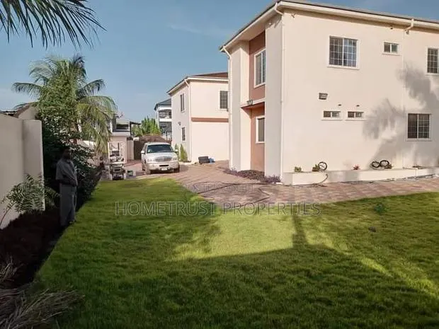 20bdrm Apartment in Adenta Panteng, SDA Area for sale · Photo 1