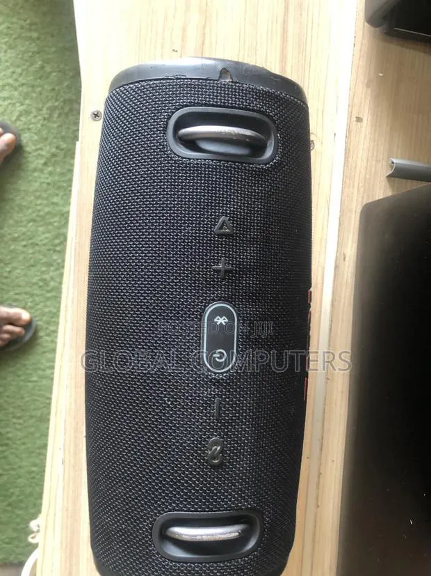 Bluetooth Speaker · Photo 1