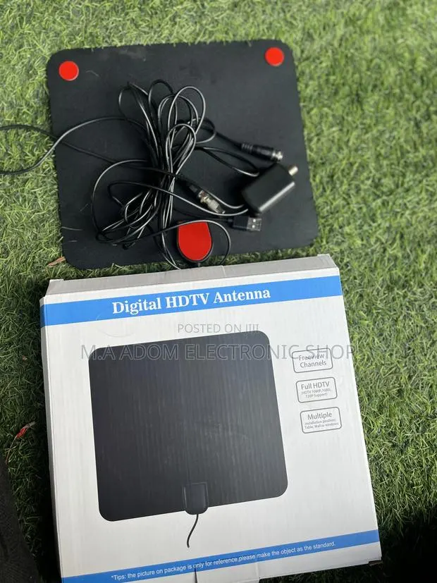 HDTV Indoor Tv Antenna With Booster · Photo 1