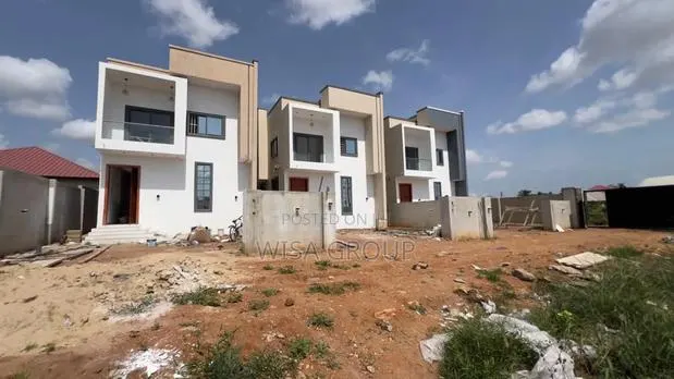 2bdrm Duplex in Wisawisa Grgroup, Accra Metropolitan for sale · Photo 1