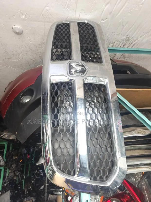 Dodge RAM 2013-2018 Front Grille · Photo 1