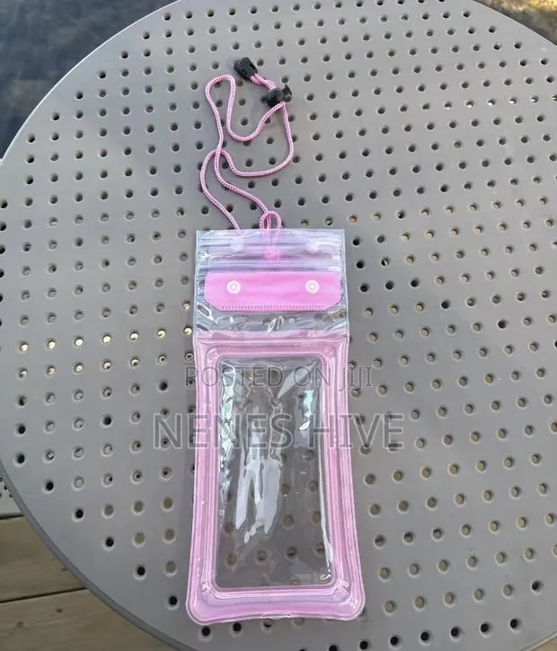 Waterproof Phone Pouch · Photo 1