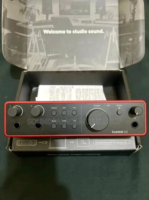 Focusrite Scarlett 2i2 (4th Generation) USB Audio Interface · Photo 1