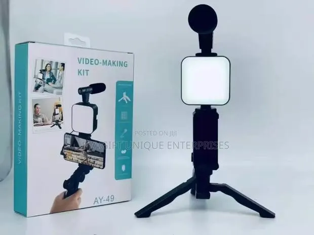 Original Quality Vblog Set With Mic, Remote and Light · Photo 1