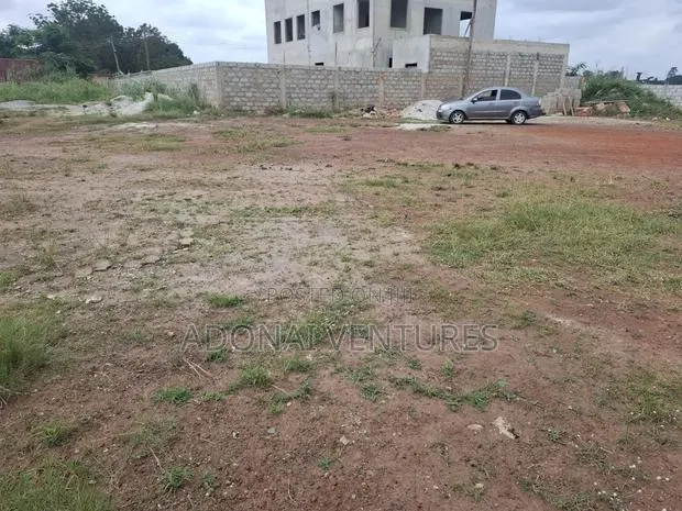 Full Plot of Land for Sale in Danyame · Photo 1