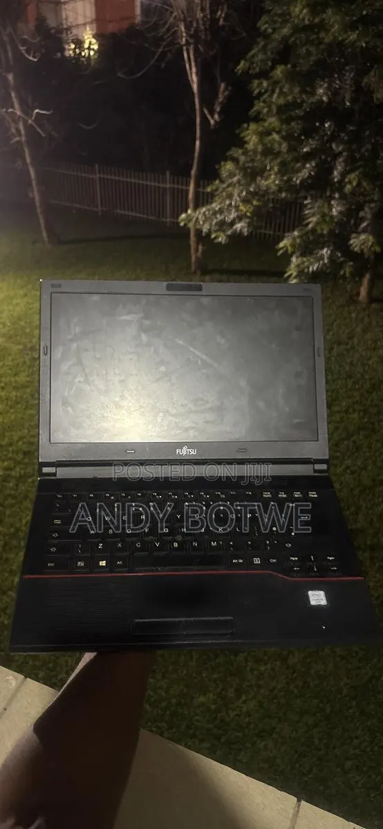 Laptop Fujitsu Lifebook E546 8GB Intel Core i5 SSD 256GB · Photo 1