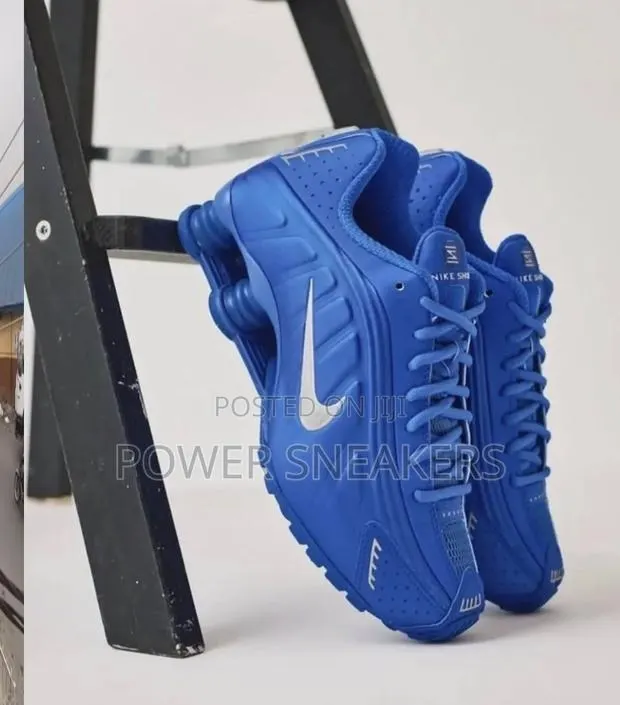 Nike Shox R4 Deep Blue · Photo 1