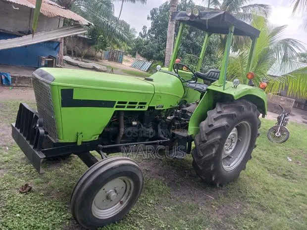 Tractor/Plough · Photo 1