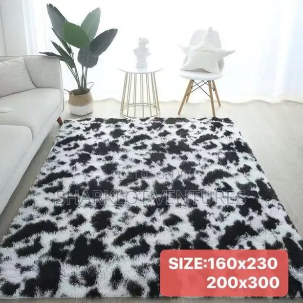 Domestic Rooms Center Mat · Photo 1