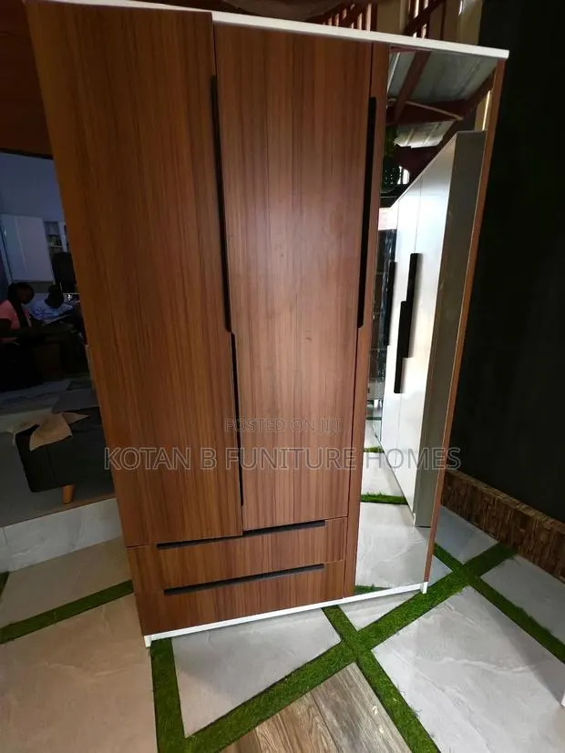 2in1 Wardrobe With Mirror · Photo 1