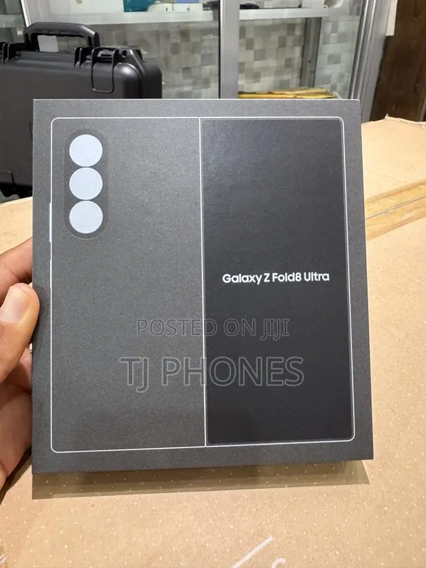 New Samsung Galaxy Z Fold8 Ultra 512 GB Gray · Photo 1