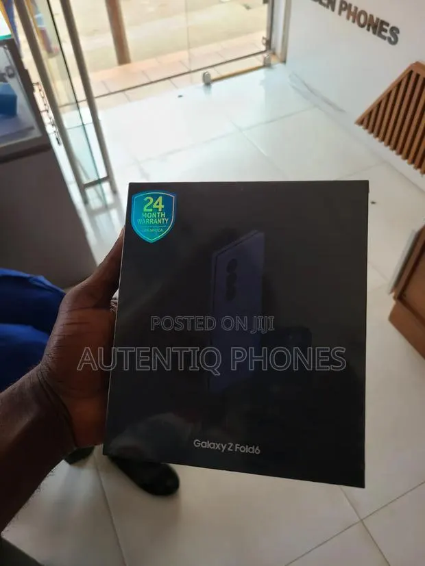 New Samsung Galaxy Z Fold6 256 GB Black · Photo 1