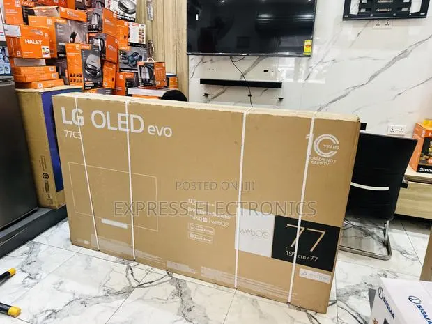 Long Lasting Effects Slim Uhd Smart Glossy 77”Oled Screen · Photo 1