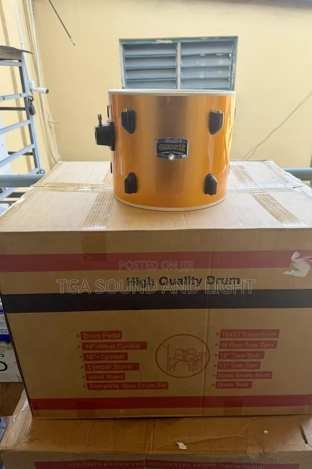 Yamaha Gigmaker 5pcs Complete Drum Set [Golden Color] · Photo 1