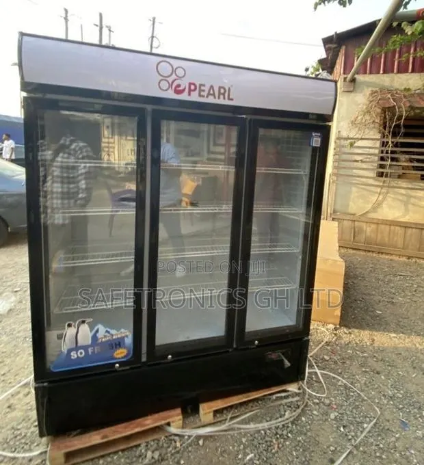 Newly Bulky Pearl PVC-150 3-Door Glass Display Fridge Beverage Cooler · Photo 1