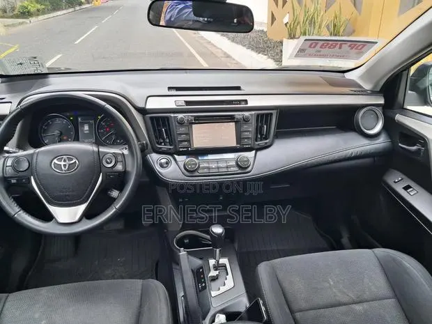Toyota RAV4 2018 Black · Photo 4
