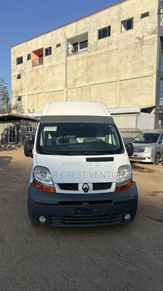 Renault Trafic 2012 White · Photo 1