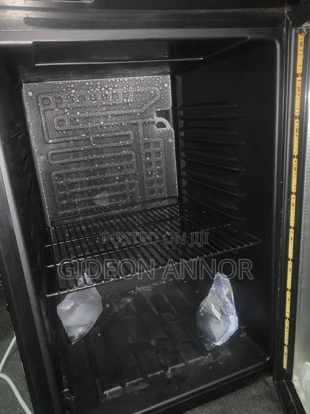Refrigerator · Photo 1