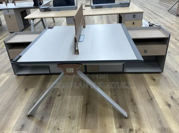 Workstation (29a2-2) · Photo 1