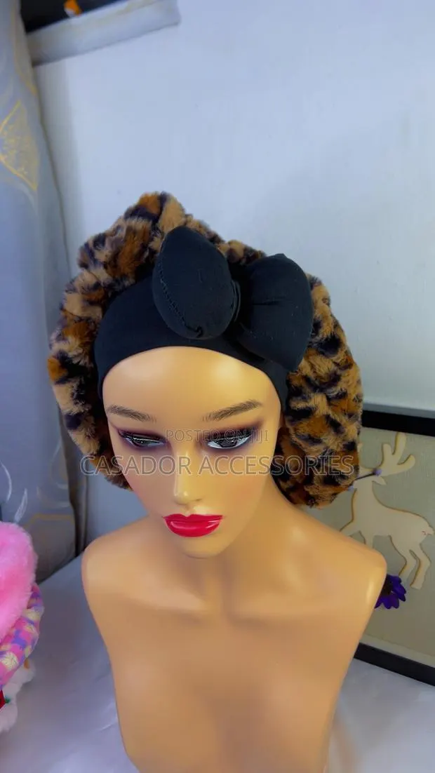 Pretty Fluffy Bonnet · Photo 1
