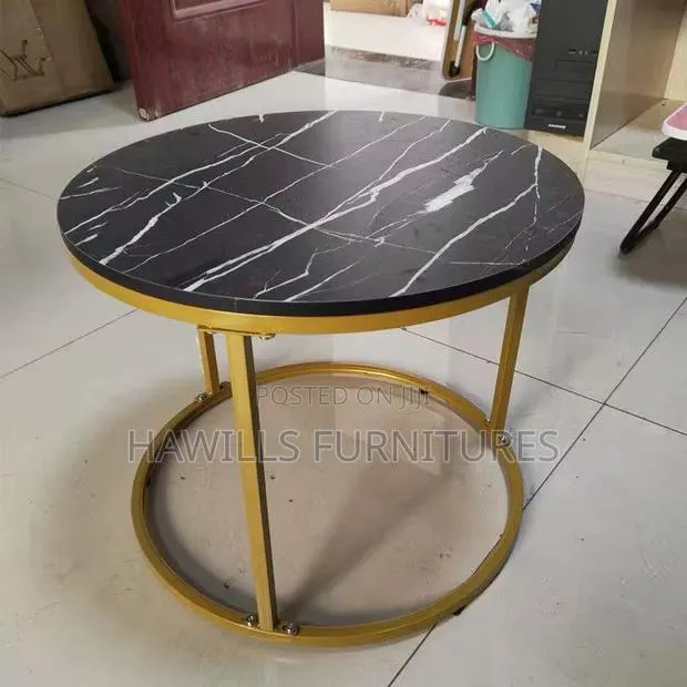 Round Center Table · Photo 1