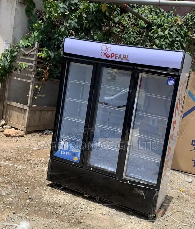 Original Good Pearl 3 Doors Glass Display Fridge 950 Liters · Photo 1