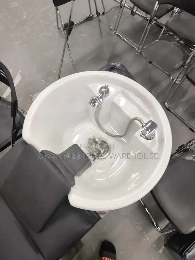 Semi-Reclining Salon Shampoo Backwash Unit and Chair Set · Photo 4