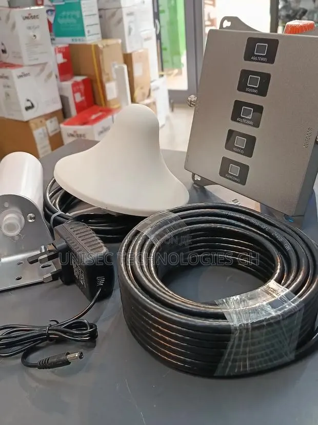 Omnidirectional Antenna Signal Booster · Photo 1