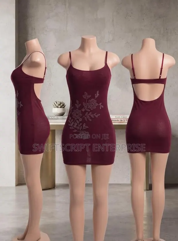 Authentic Unbranded Dress B · Photo 1