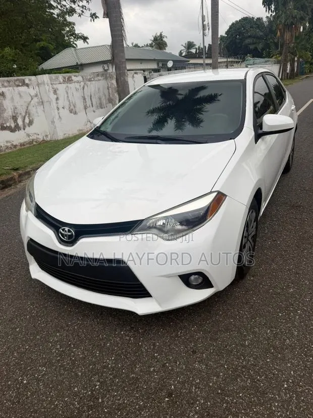 Toyota Corolla 2015 White · Photo 1