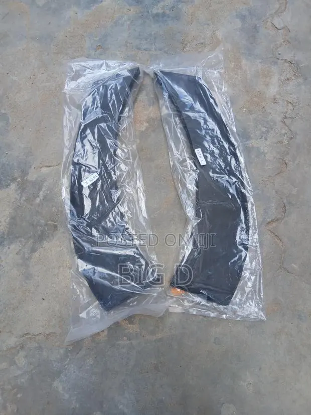 Tucson 2016,2017,2018,2019,2020,2021 Back Fender Moulding Brand New · Photo 1
