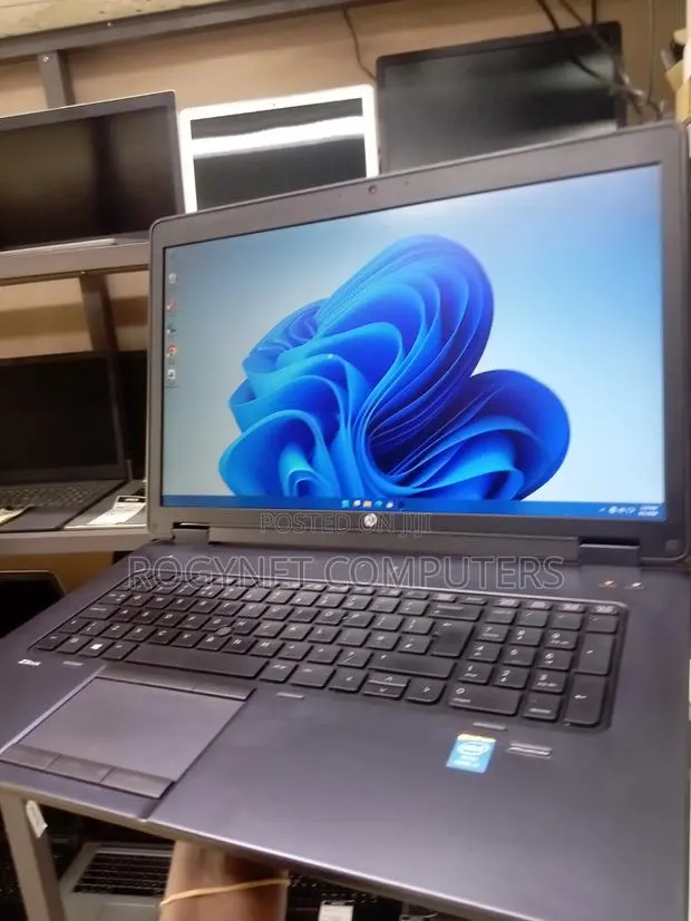 Laptop HP ZBook 17 32GB Intel Core i7 HDD+SSD 512GB · Photo 1