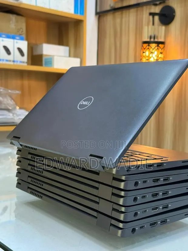Laptop Dell Latitude 5300 8GB Intel Core i7 SSD 256GB · Photo 1
