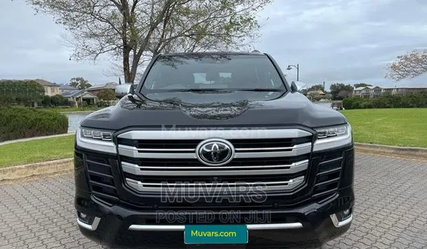 Rent a Car, Toyota Landcruiser for Hire · Photo 1